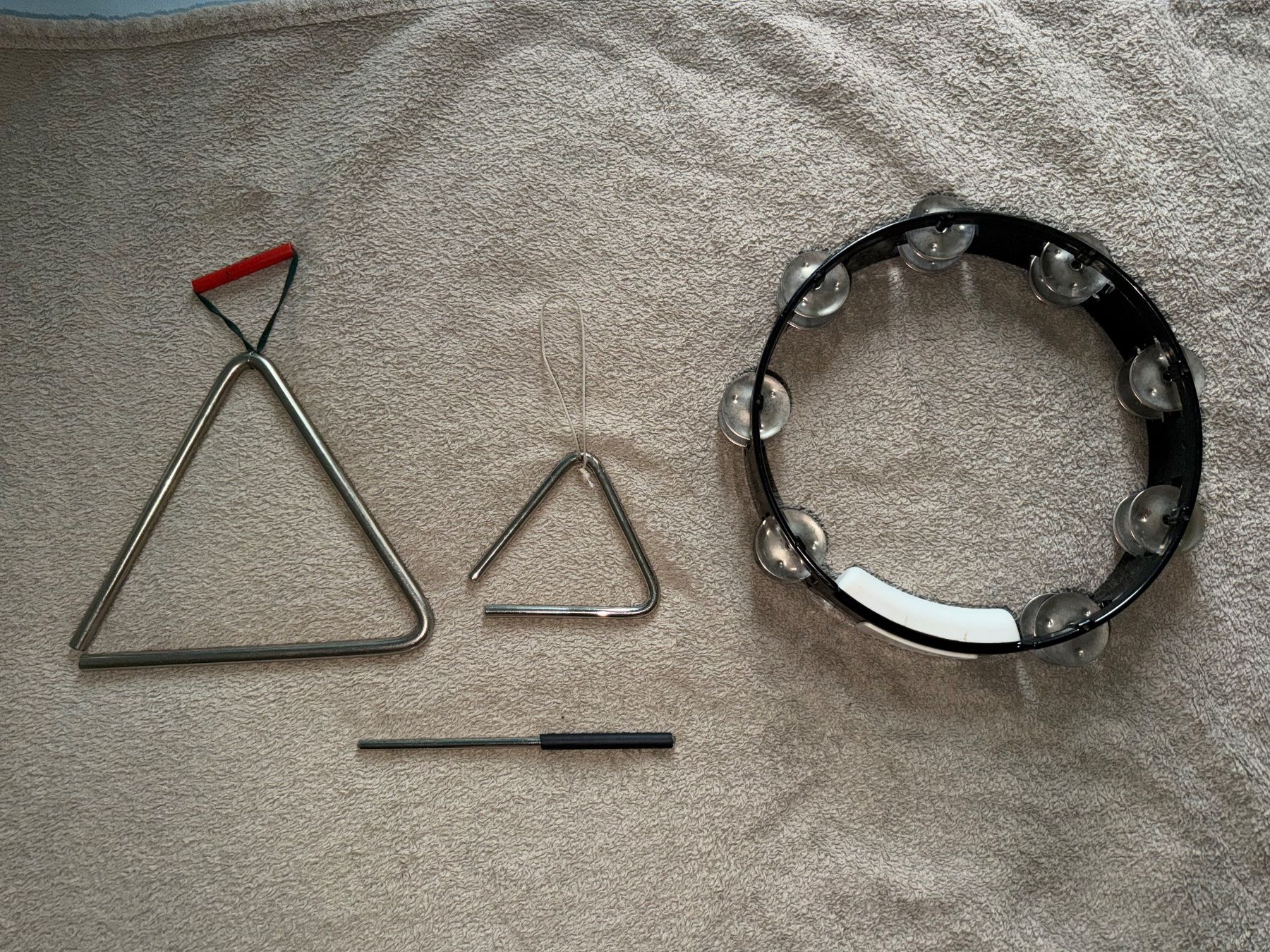 Strumenti musicali: 3 er Set Triangeln Musikinstrumente, – Usato da Aarau venduto da KorgPA 9