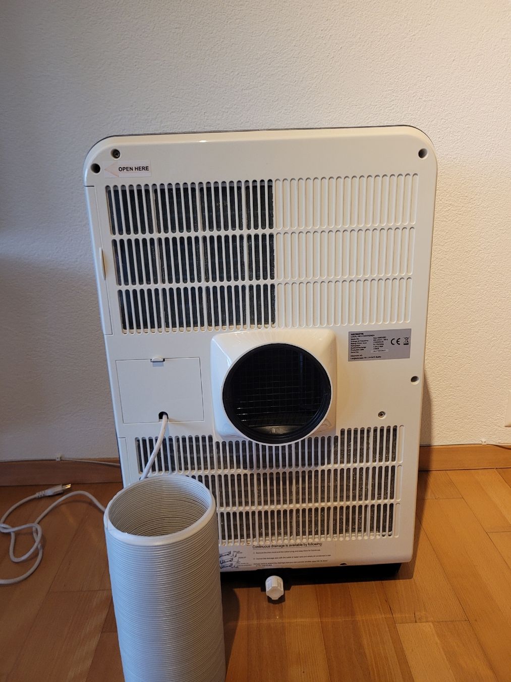 Kibernetik Klimageräte: Klimagerät KIBERNETIK Aero KMO1201 mit Schlauch – Gebraucht aus Kloten von DeObertuefener 1