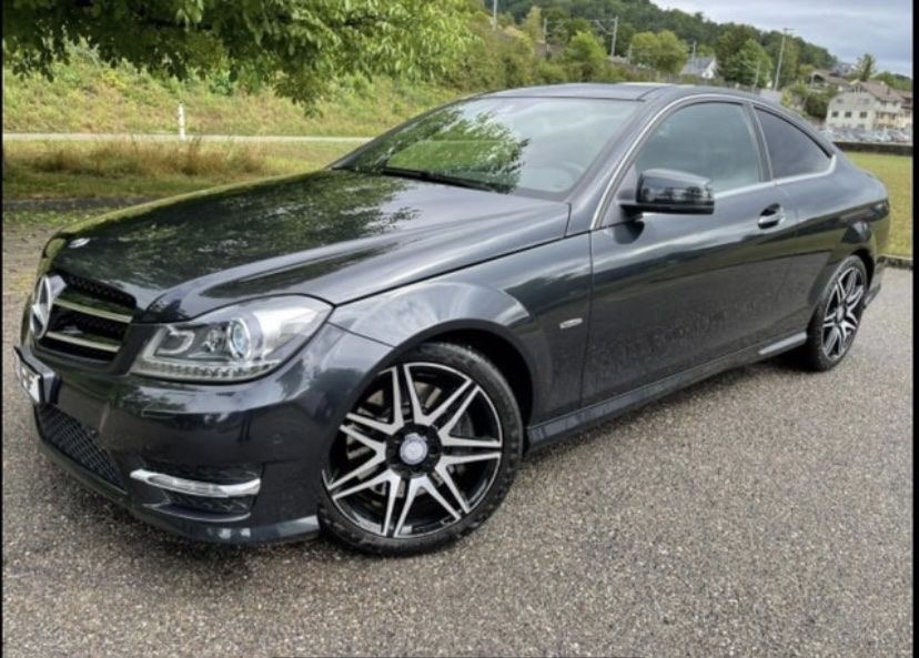 Mercedes-Benz C250 Coupe AMG Line **Top Ausstattung**