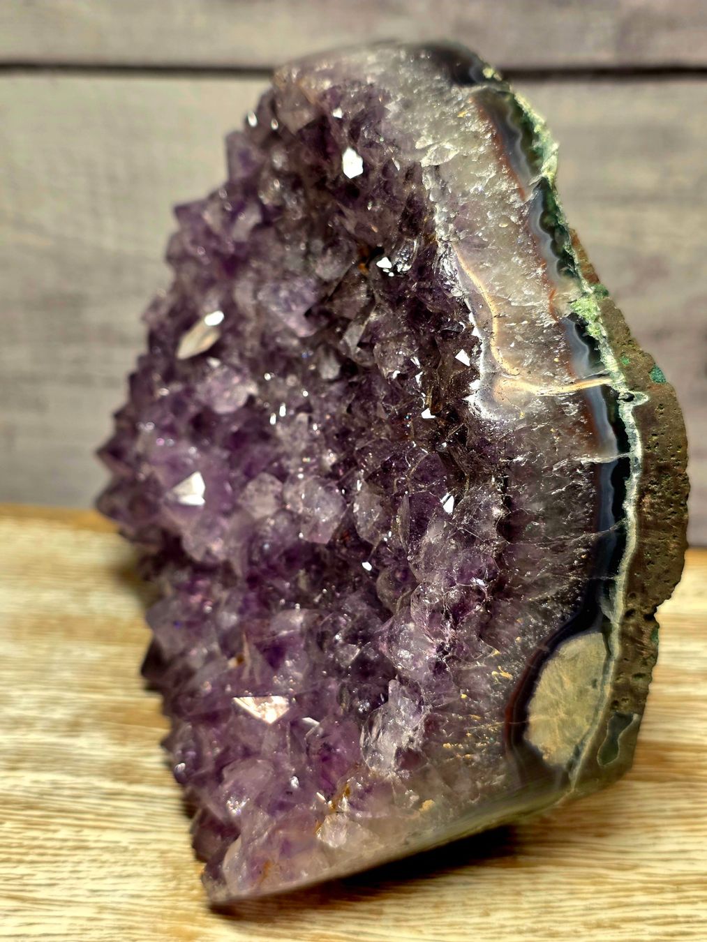 Minerali & Pietre curative: Amethyst Druse 1.4kg – Nuovo e nell'imballaggio originale da Matzingen venduto da Shay_Crystalz 2