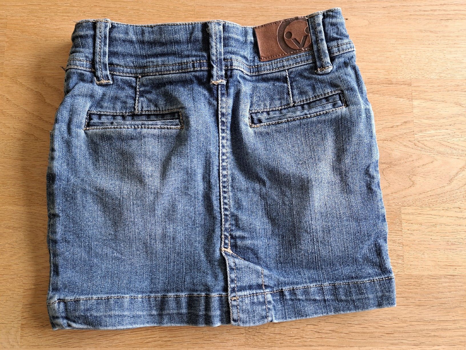 Vestiti & Gonne: Vertbaudet Jeans Minirock Gr. 104 – Usato da Bergdietikon venduto da Staphylococcus 1