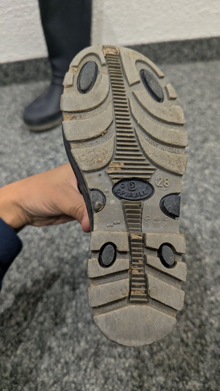 Scarpe per ragazzi: Dunkelblaue Gummistiefel Grösse 28 – Usato da Frauenfeld venduto da mf2_yb66 1