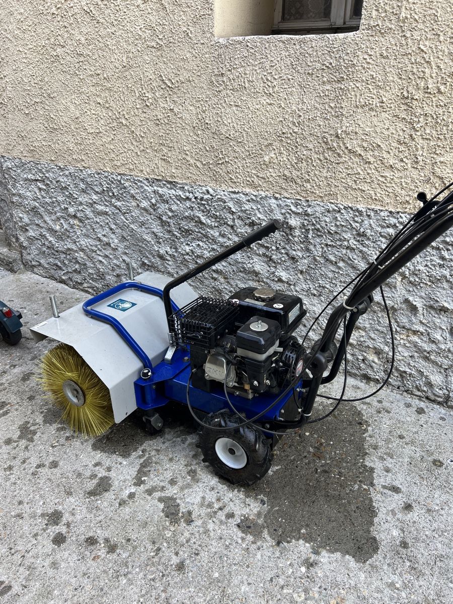 Lux Tutti gli attrezzi: Spazzatrice a motore LUX – Usato da Muralto venduto da Giechk98 1