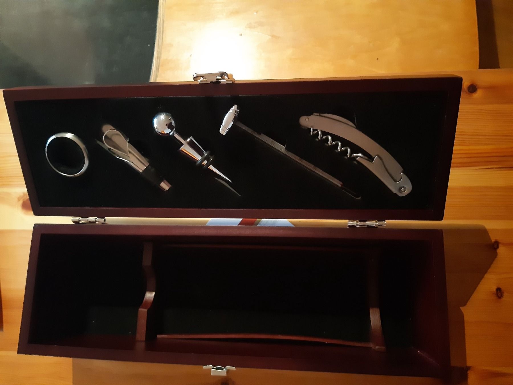 Articles en bois: Wein Zubehör Set – Neuf avec emballage d'origine à Uster par mos_8klm 1