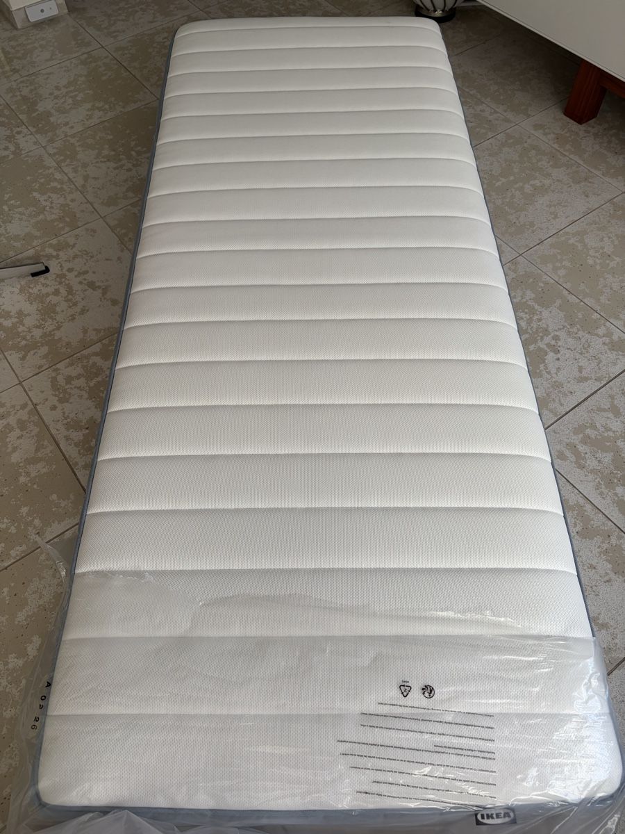 Ikea Matelas: 2 Matratzen IKEA Valevåg – Neuf (Voir description) à Buckten par Studiotools