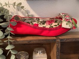Dolce & Gabbana Ballerinas, 37 – Roter Canvas & Rosendruck