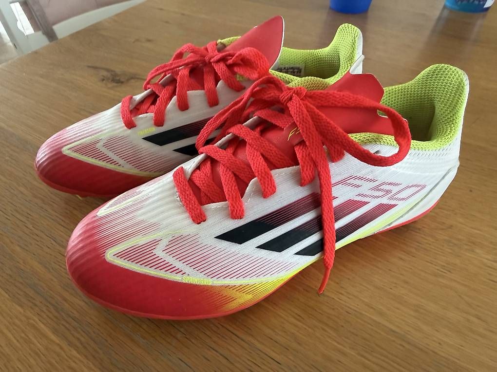 Scarpe da uomo: Fussball Schuhe Adidas F50 – Usato da Gwatt (Thun) venduto da theo360