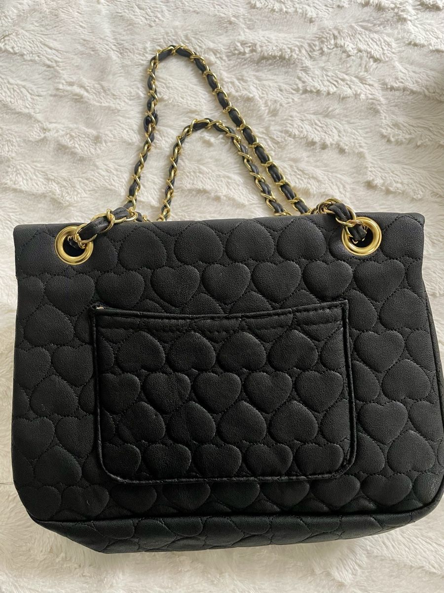 Taschen für Damen: Schwarze Handtasche mit goldener Kette & Herzchen – Gebraucht aus Zürich von MarciaBraz 9