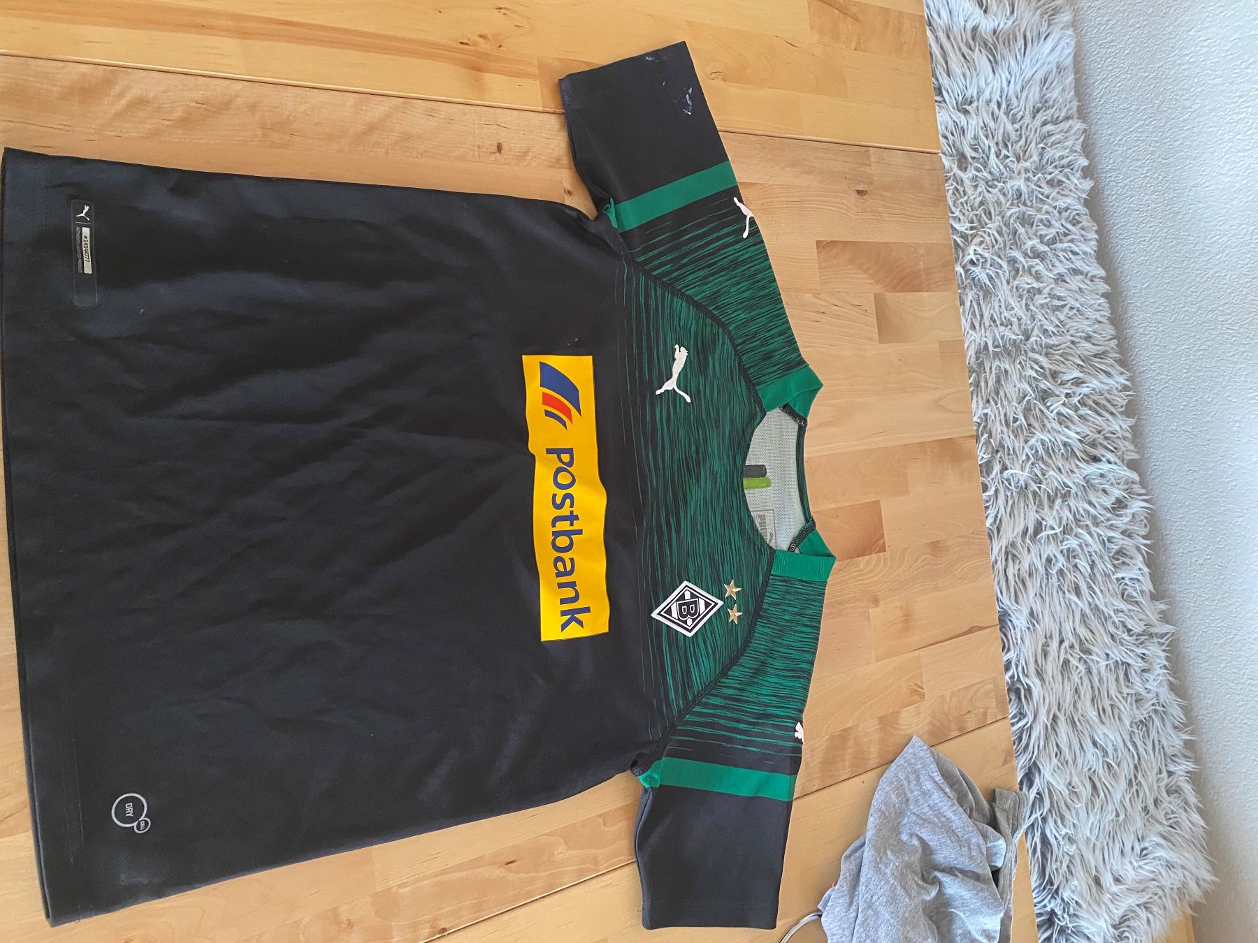 Canottiere & Pantaloni: Borussia Mönchengladbach Puma – Usato da Münsingen venduto da lyf_j8ng