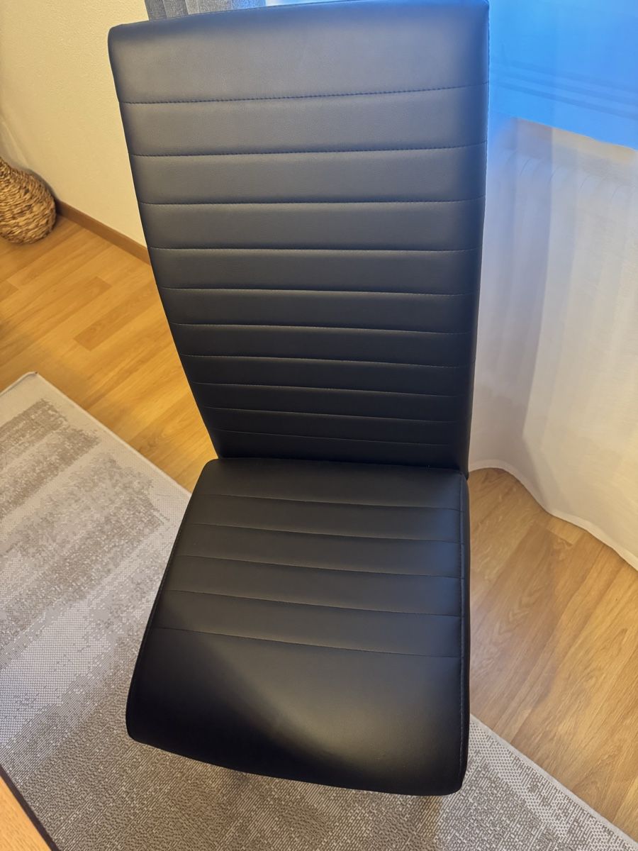 Set di tavolo e panche: Ausziebarertisch mir 4 Stühlen – Usato da Jona venduto da Sweet01 6