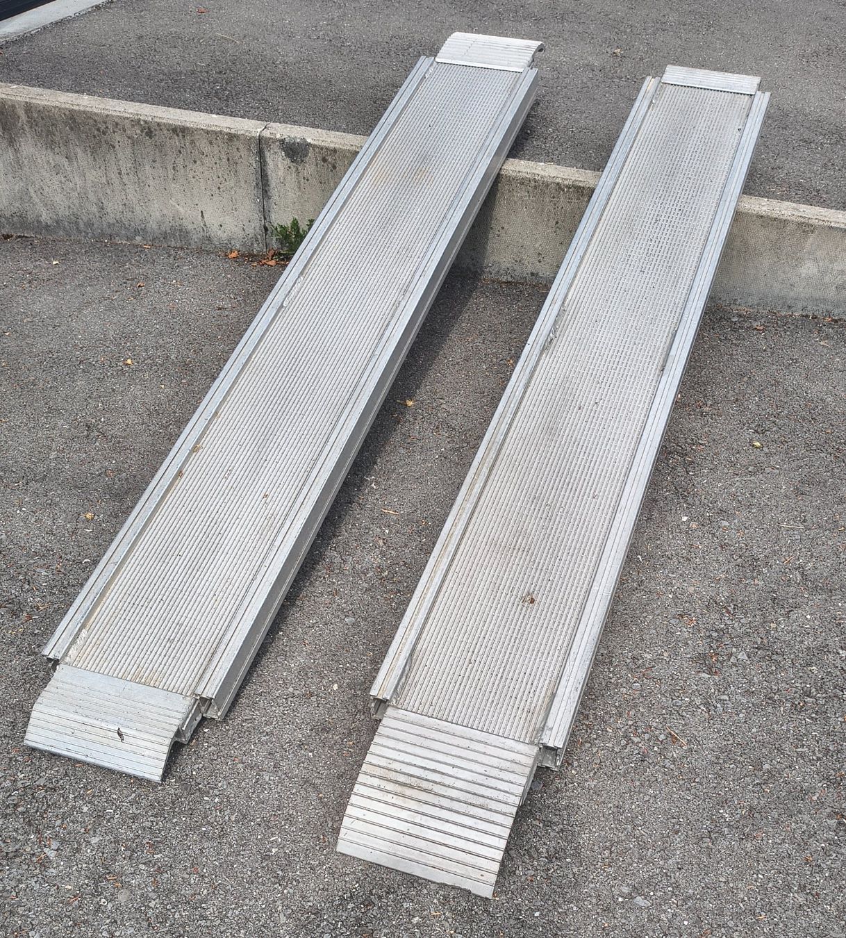 Rampe di accesso: Alu-Verladerampen 1.85 m – Usato da Hergiswil NW venduto da Ginete