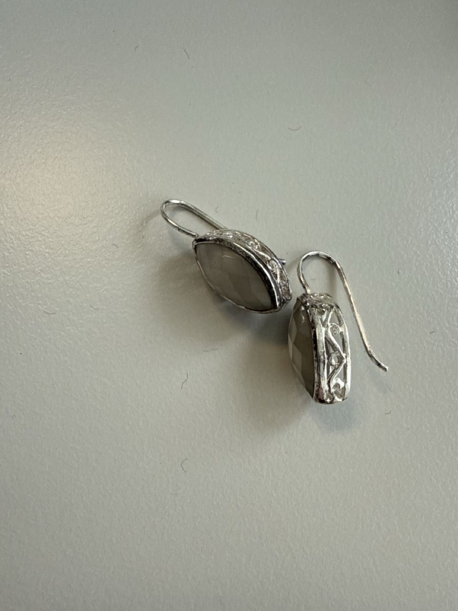 Ohrringe & -stecker: Elegante Ohrringe, Silber mit Mondstein – Gebraucht aus Bassersdorf von padriga68