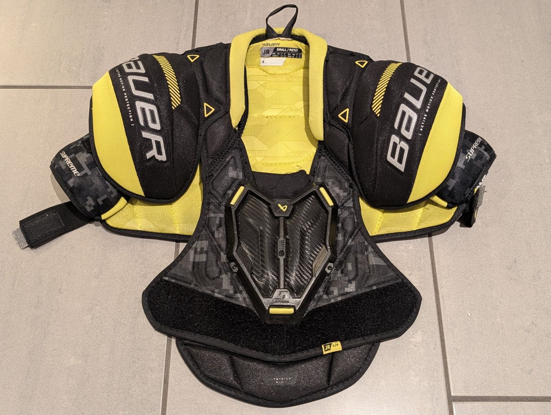 Bauer Protections: *** Bauer Brustpanzer - Grösse S *** – D'occasion à Wollerau par R3D3X3