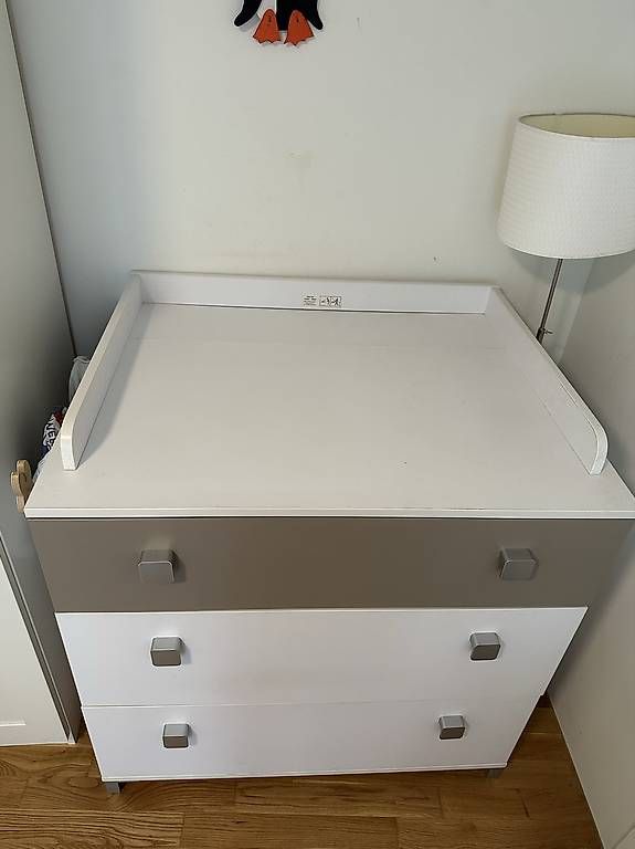 Tables à langer & accessoires: Wickelkommode 3 Türen – D'occasion à Luzern par val_zzf8 2