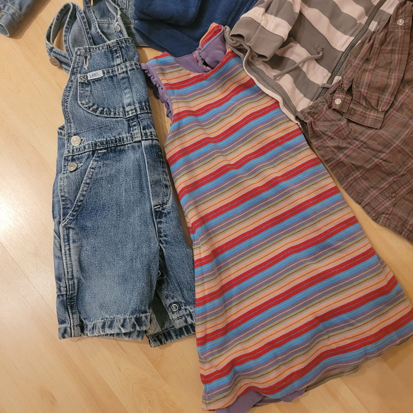 Kleiderpakete & -sets: A: 8 Teile Mädchen Herbst-Kleiderpaket Gr.104 – Gebraucht aus Bremgarten b. Bern von Marge7979 3