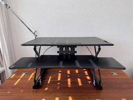 Ergonomischer Sitz-Steh-Aufsatz für Schreibtisch