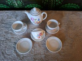 Antikes Puppengeschirr- Set 9-teilig Porzellan, charmant