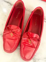 PRADA Saffiano Leder-Mokassins / Loafers in Rot mit Schleife