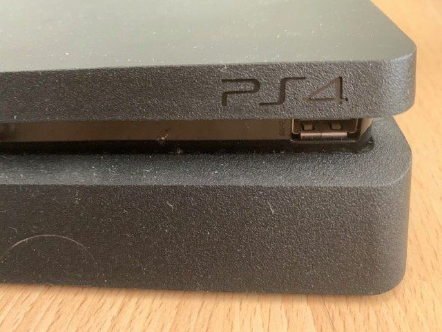 Sony Konsolen: PS 4 Konsole – Gebraucht aus Freienbach von Mariafluh 1