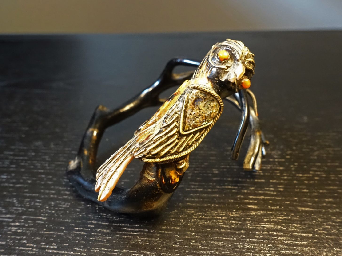Bracciali & Braccialetti: Einzigartiger Armreif aus Koralle mit Eule – Usato da Russikon venduto da Eulenfeder