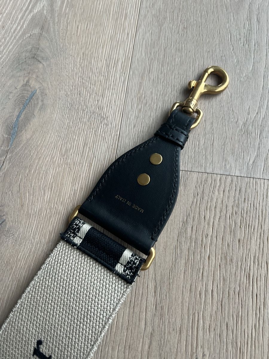 Dior Altro in  Abbigliamento & Accessori: Dior Shoulder Strap with Ring in Canvas - Black – Nuovo e nell'imballaggio originale da Kilchberg ZH venduto da ellie. 3