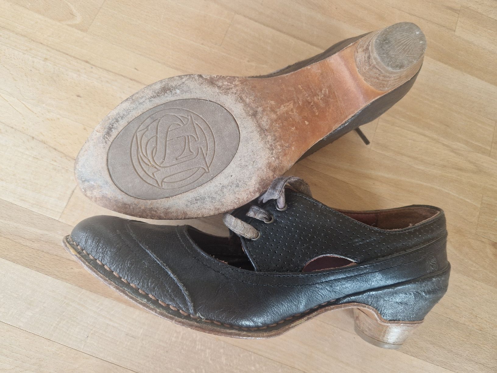 Neosens Scarpe da donna: schwarze Pumps von Neosens 40 – Usato da Wilen (Sarnen) venduto da Ponok 3