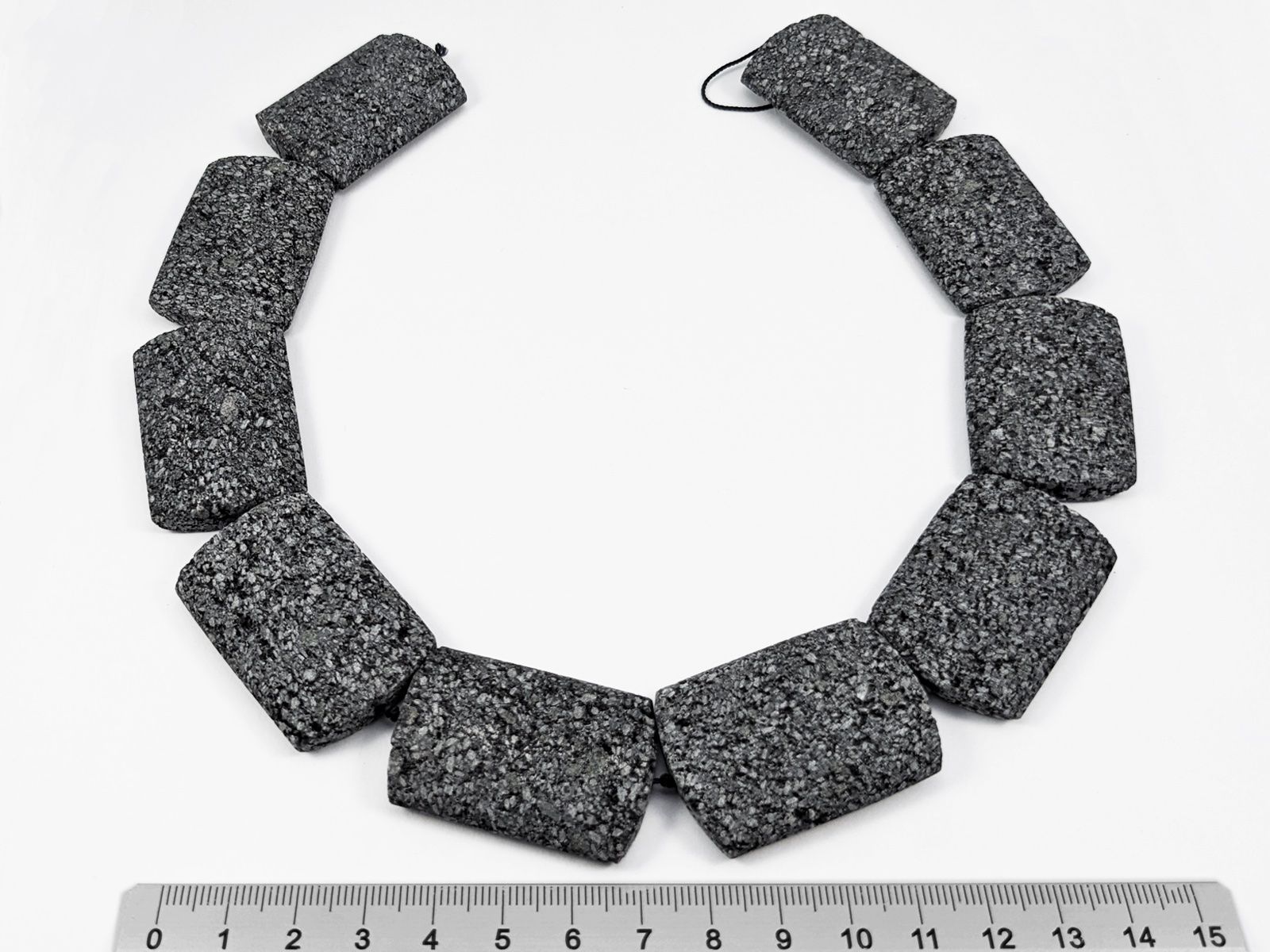 Mineralien & Heilsteine: Lava Strang rechteckig 40 x 22mm – Neu und originalverpackt aus Meilen von GypsyCat