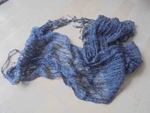 Foulard & Sciarpe: Schal Silbergrau mit Silberfaden eingewoben NEU – Nuovo (secondo la descrizione) da Hinwil venduto da Glasperlen 4