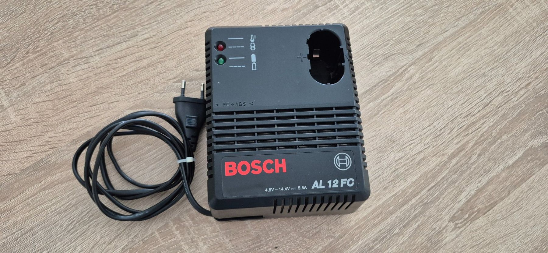 Caricatori & Batterie: Bosch Ladegerät – Usato da Lyss venduto da Delta-1 1