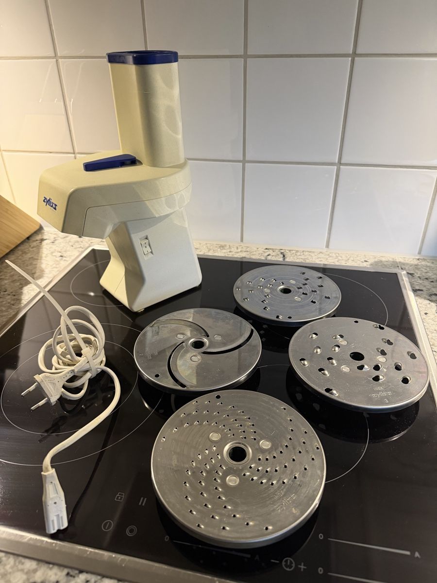 Zyliss Elettrodomestici da cucina: Zyliss Gemüseschneider Multischneider mit 4 Einsätze – Usato da Zürich venduto da sne.swiss 1