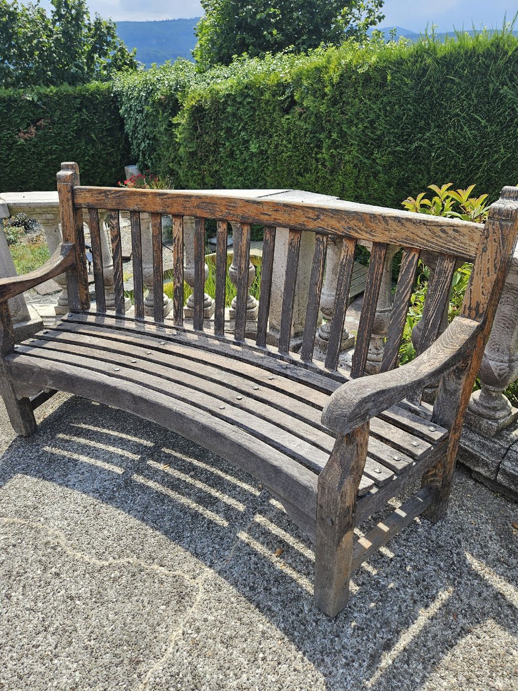 Bancs: Gartenbank Holz gebogen – D'occasion à Therwil par cag_jy2h