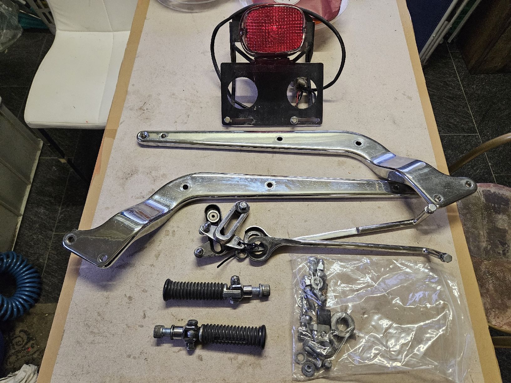 Harley-Davidson  Motori: Chrom Sissybar Set Harley Davidson gebraucht – Usato da Oberburg venduto da znas 1