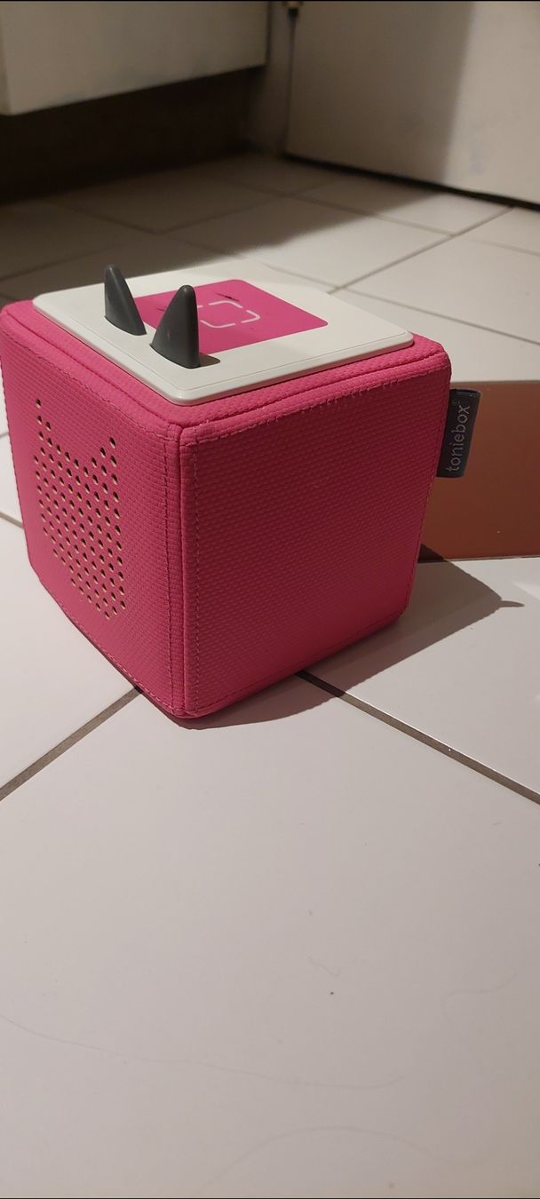 Hörbücher: Toniebox Audiosystem pink defekt – Defekt aus Flawil von Hunterz32 1