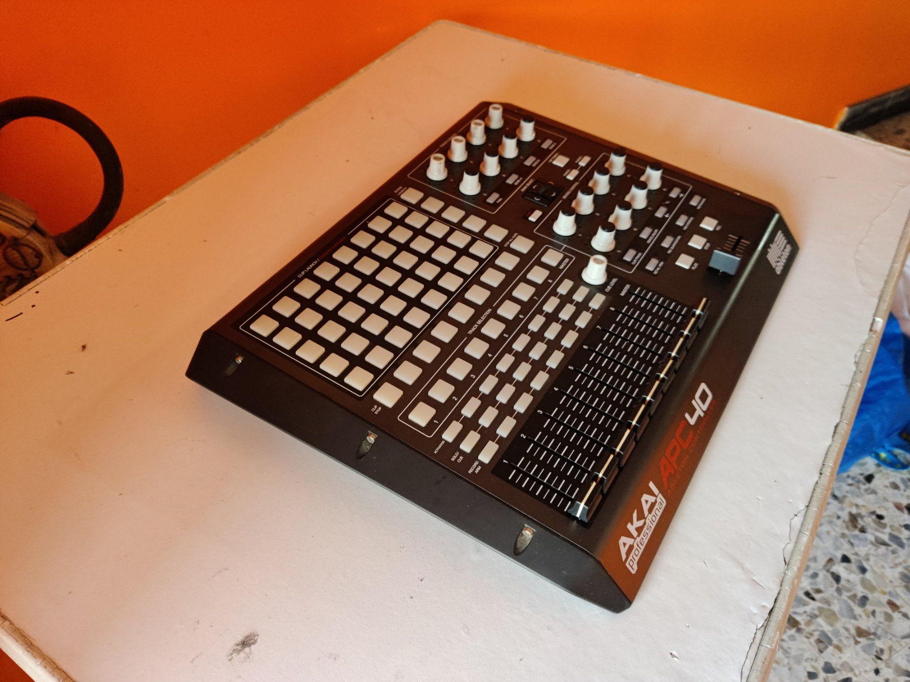 Akai Strumenti musicali: AKAI Professional APC 40 – Usato da Viganello venduto da XTECHSTOREX 4