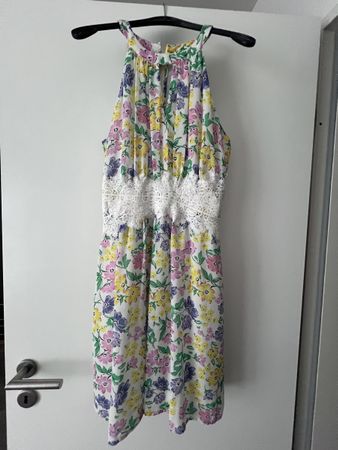 Sommerkleid Vila geblümt mit Spitze