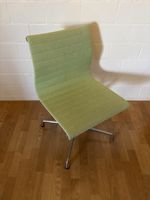 Vita Eames Alu Chair hellgrün 