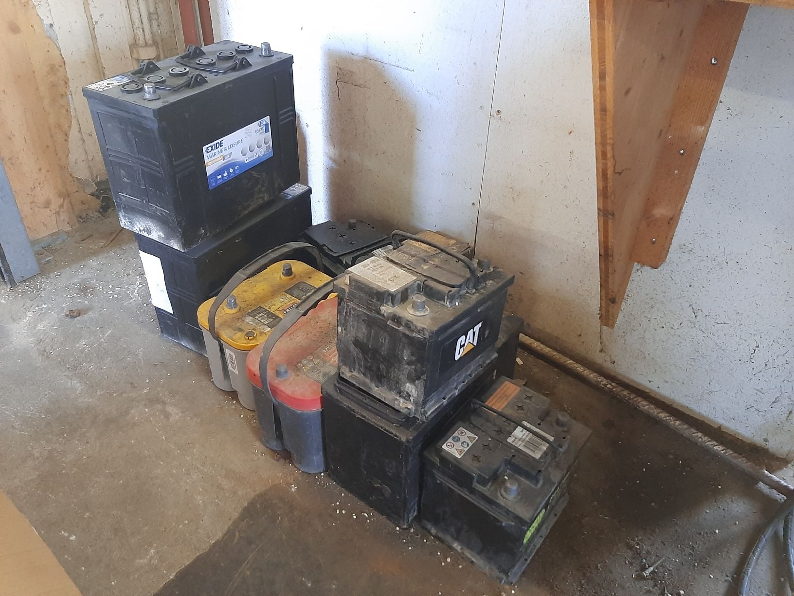 Accus & piles: 12 Volt Batterien Diverse – Défectueux à Münsingen par sttech