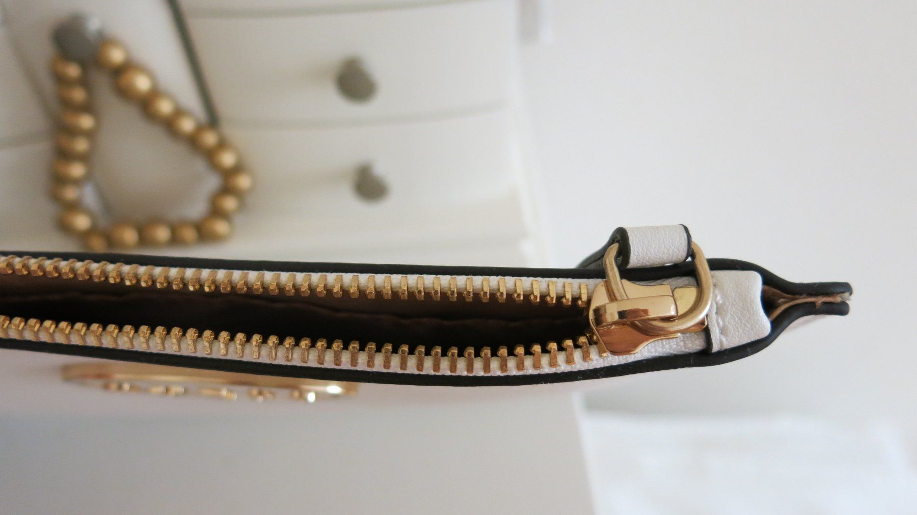 Guess Borse: GUESS Clutch – Nuovo (secondo la descrizione) da Lachen SZ venduto da artbyblondangel 2