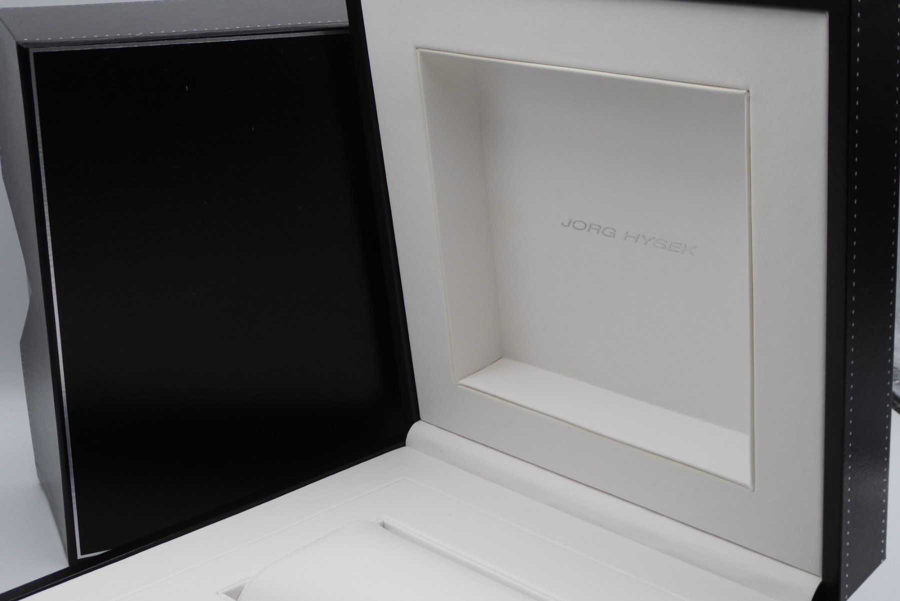 Scatole porta orologi: Jorg Hysek Box for Watch – Nuovo (secondo la descrizione) da Geneve venduto da adr_xk6n 6