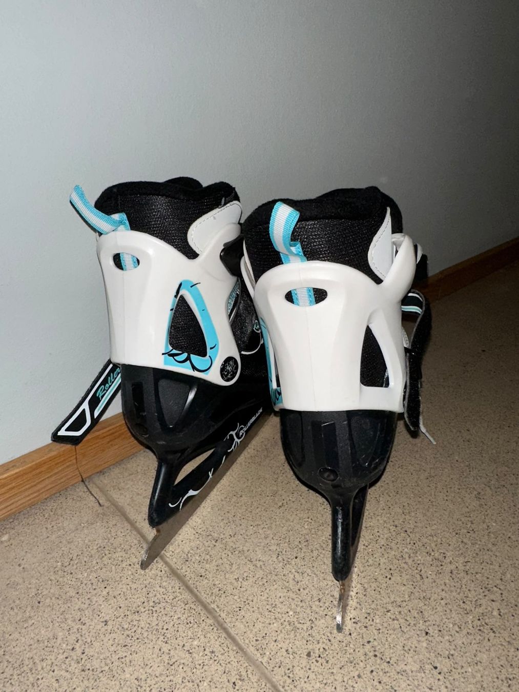 Schlittschuhe: Rollerblade Schlittschuhe Mädchen – Gebraucht aus Bern von adr_tw79 4