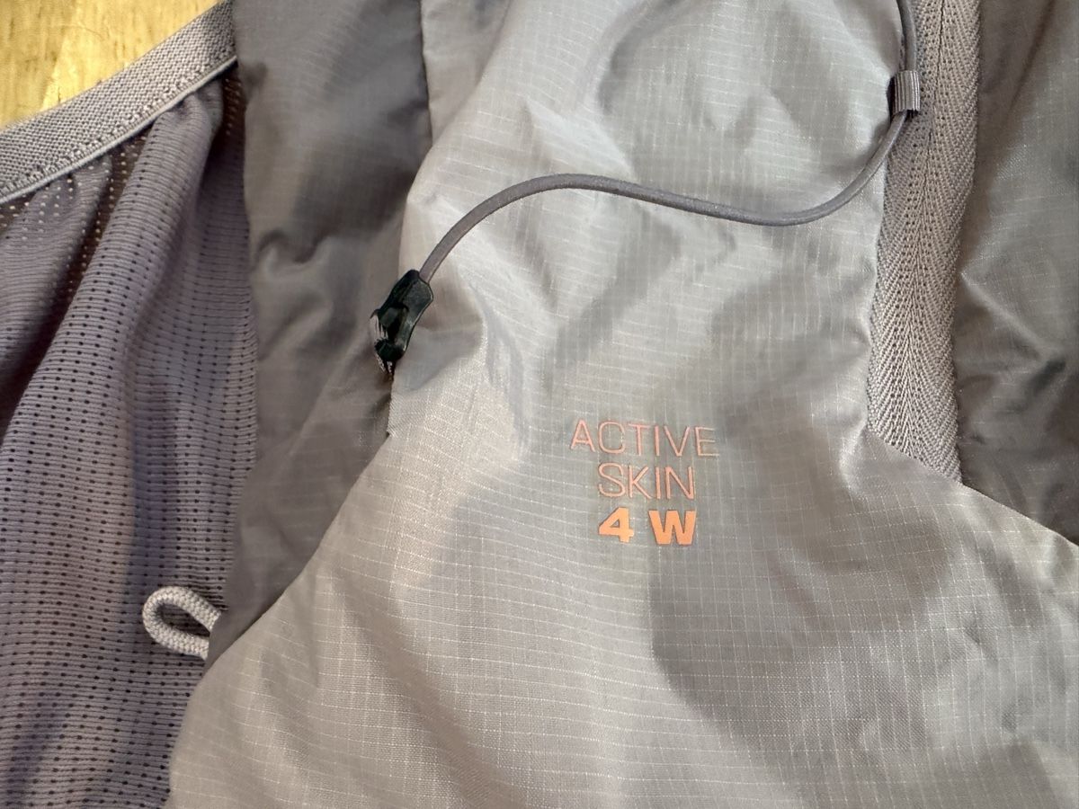 Salomon Gilet & Giacche senza maniche: Salomon Laufweste Active Skin 4 W – Usato da Winkel venduto da grexy 1