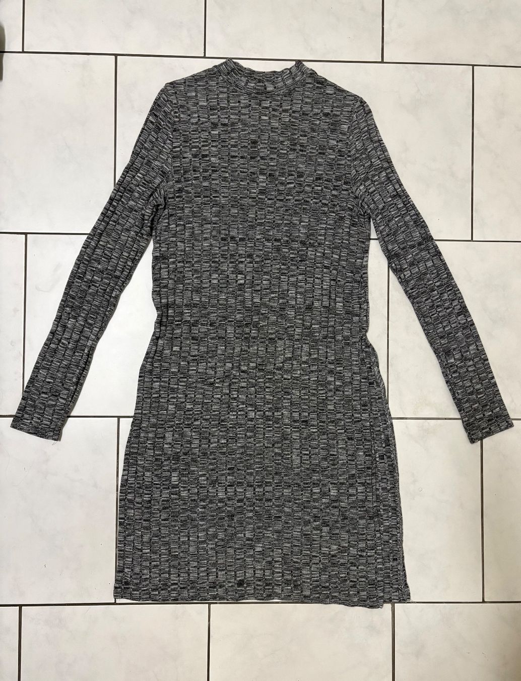 Maglioni & Felpe: Pulover Midi / Puloverkleid – Usato da Basel venduto da tif_m2h6 2
