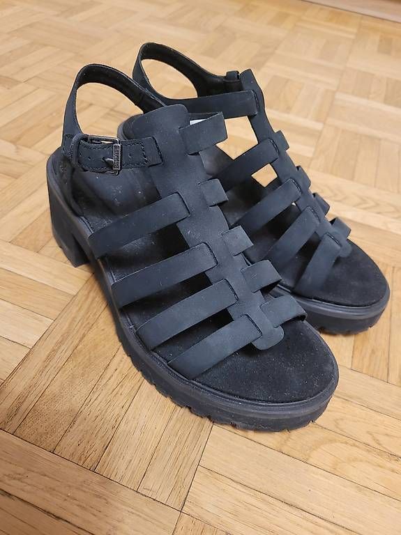 Timberland Scarpe da donna: Sandales noires Timberland t.38.5 – Usato da Monthey venduto da Bubuline 2