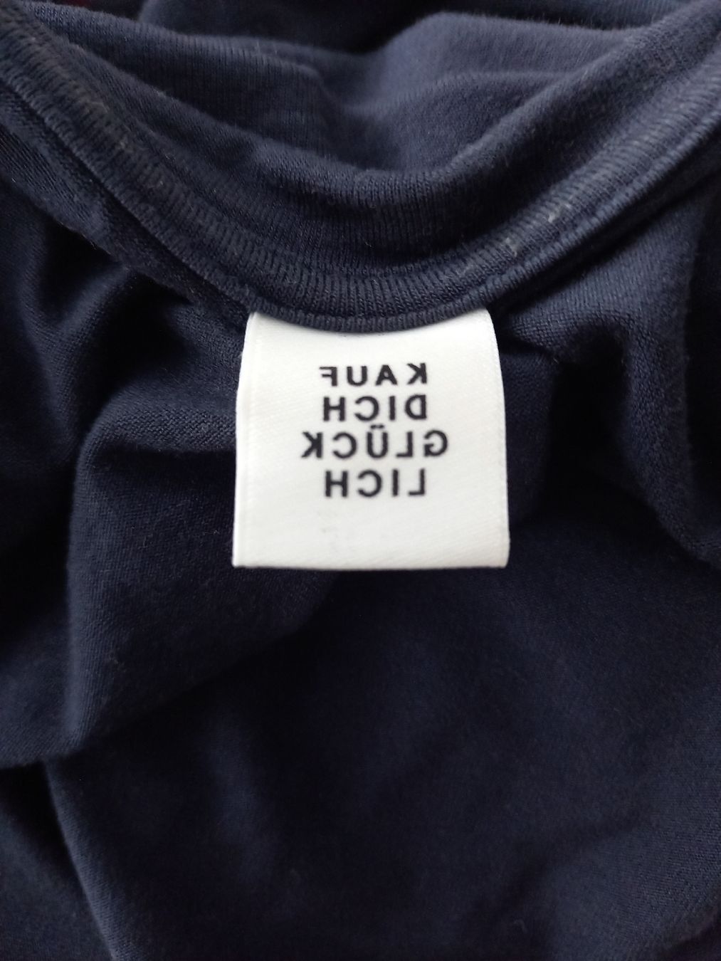 T-Shirts: Tshirt von "Kauf dich glücklich" – Neu (gemäss Beschreibung) aus Sissach von DenJoe 3