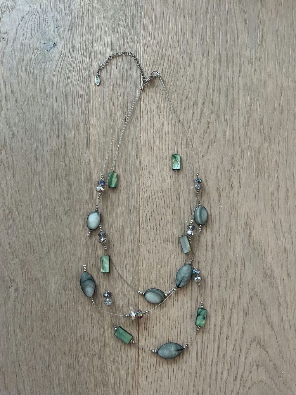 Catenine: Hübsche Halskette grün grau - ca. 55 cm – Usato da Hombrechtikon venduto da bettersurfer