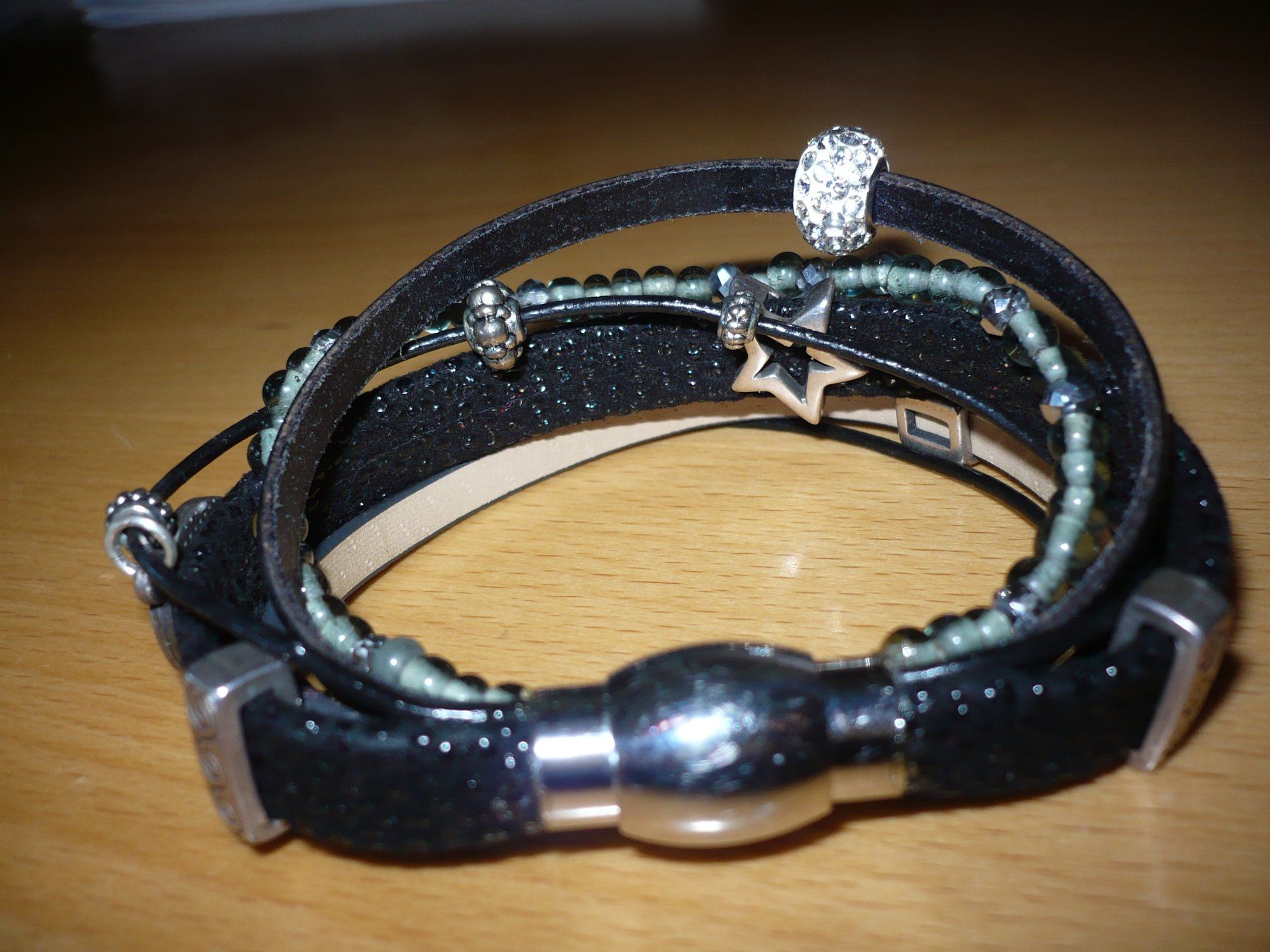 Bracciali & Braccialetti: elegantes Leder Armband – Usato da Merzligen venduto da Marthe22 1