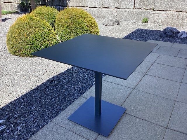 Tavoli: Fiberglas Gartentisch, quadratisch, anthrazit, 80 x 80 cm – Usato da Oberwil-Lieli venduto da Fuerte3 1