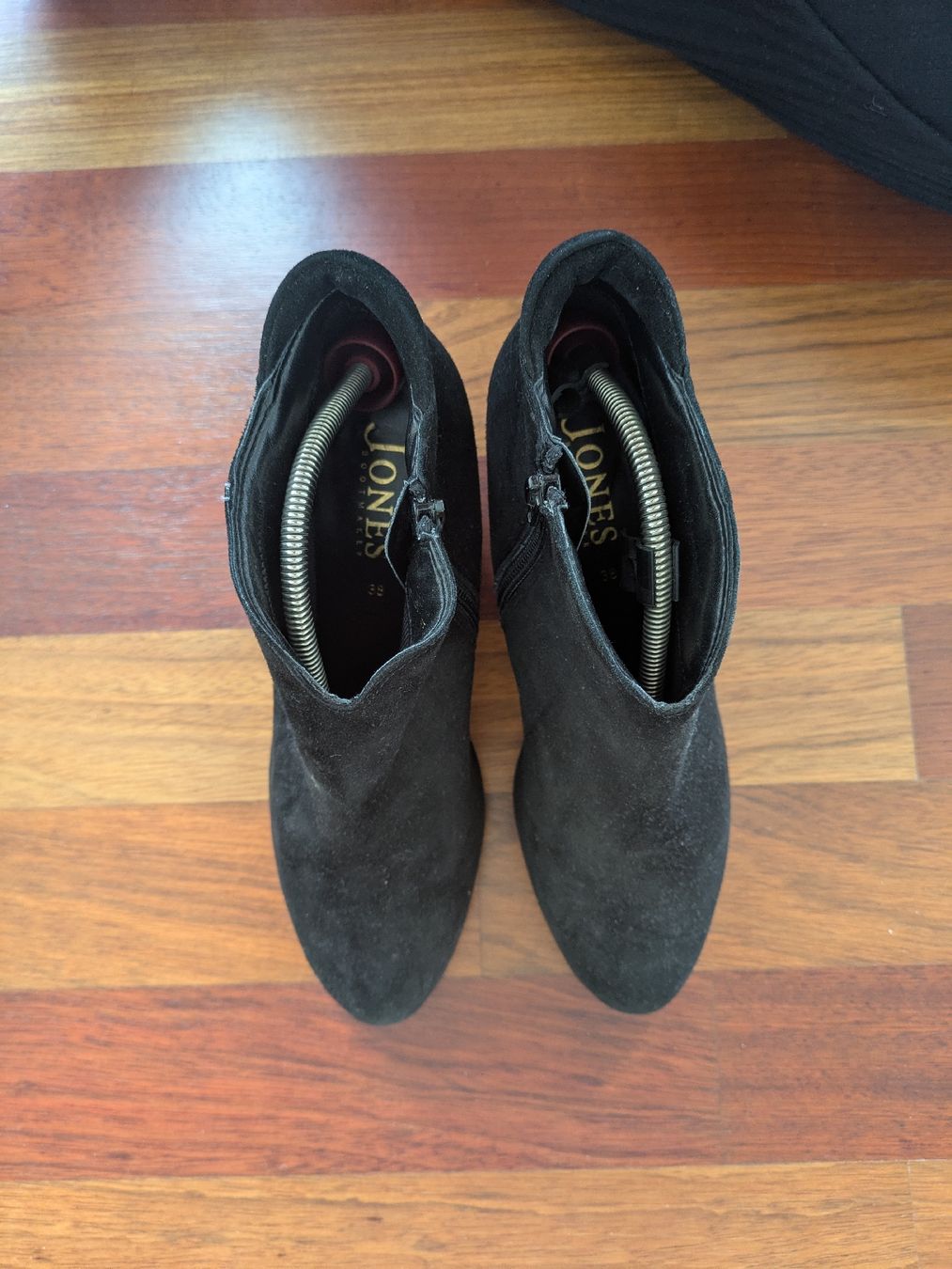 Scarpe da donna: Black Suede Boots Jones - size 38 – Usato da Zürich venduto da Cindy_c 1