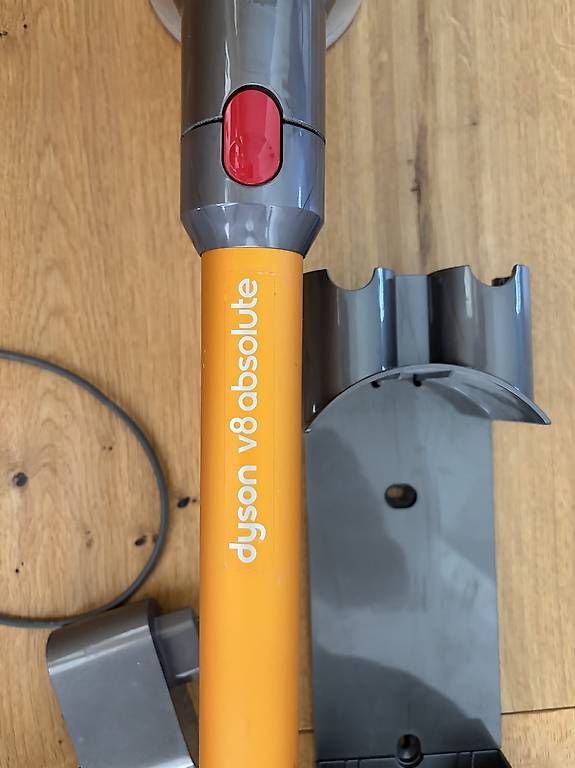 Dyson Aspirapolveri & Accessori: Dysen V8 Absolute – Usato da Pfaffnau venduto da Wampe 1