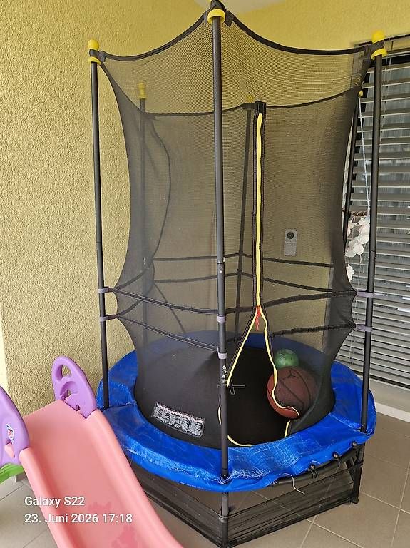 Toboggan: Trampolin  und Babys Rutschbahn  – D'occasion à Arbon par bilko01 1